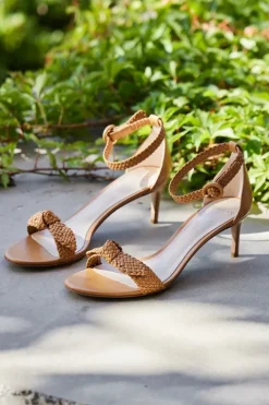 Clarita Tresse Heel