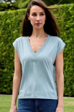 Easy V-Neck Tee