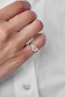Mini Heart Signet Ring