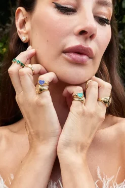 Mini Heart Signet Ring