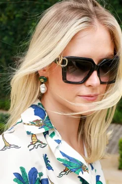 Plaza Pearl Earrings