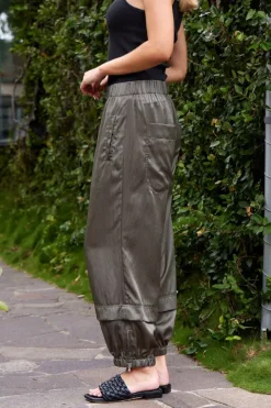 Shiny Nylon Wilt Pull On Jogger
