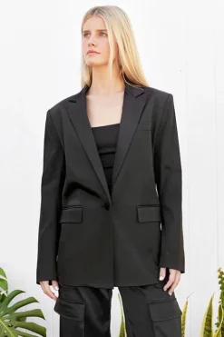 Strong Shoulder Blazer - FINAL SALE