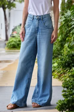 The Skater Jean